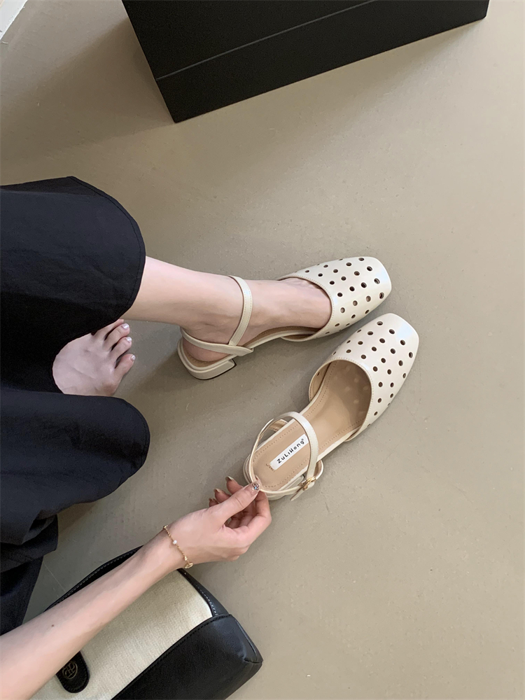 Summer New French Hollow Out Covered Toe Sandals Women Soft Leather Fashion Square Toe Open Toe One Strap Thick Heel High Heel Sandals