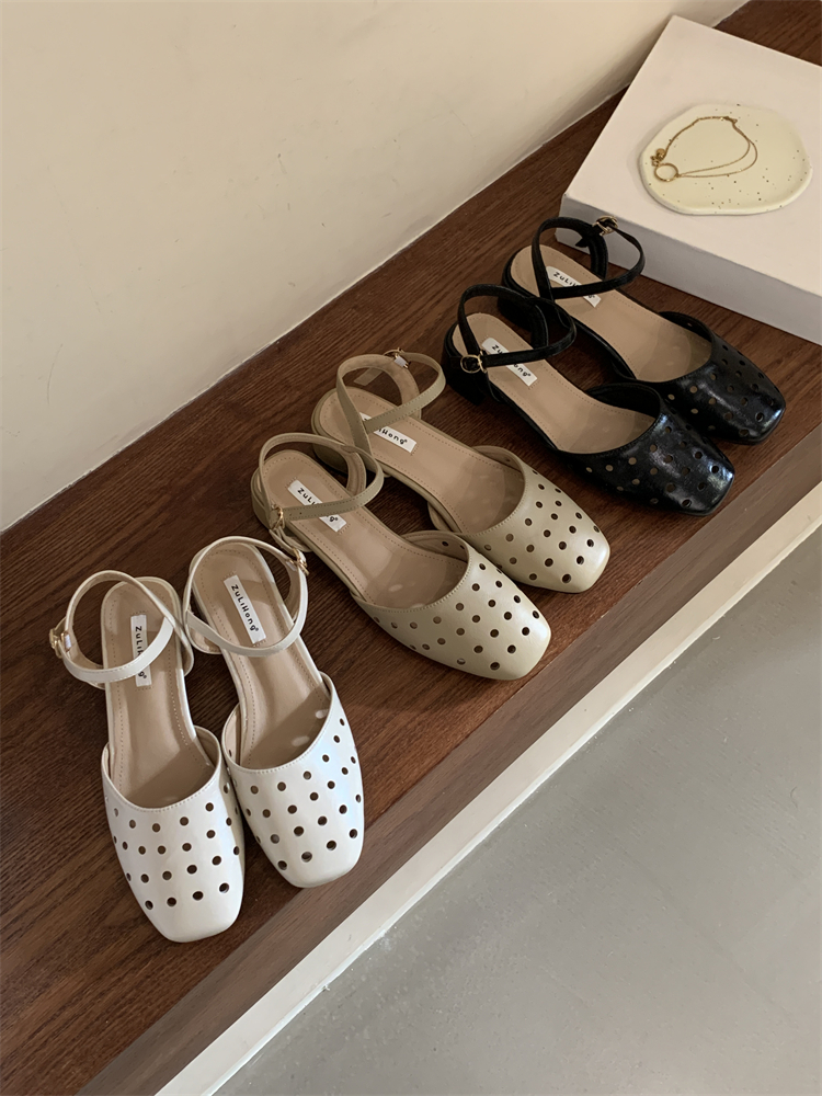 Summer New French Hollow Out Covered Toe Sandals Women Soft Leather Fashion Square Toe Open Toe One Strap Thick Heel High Heel Sandals